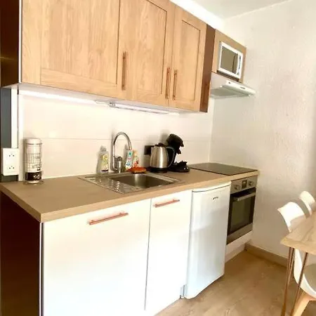 Centre Station Les Deux-alpes - Appart 35 M2 - 2ch - 4a6pers - Balcon - Parking - Front De Neige * Les Deux Alpes